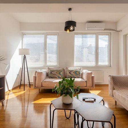 High-End Spacious Apartment Next To City Mall Skopje Buitenkant foto