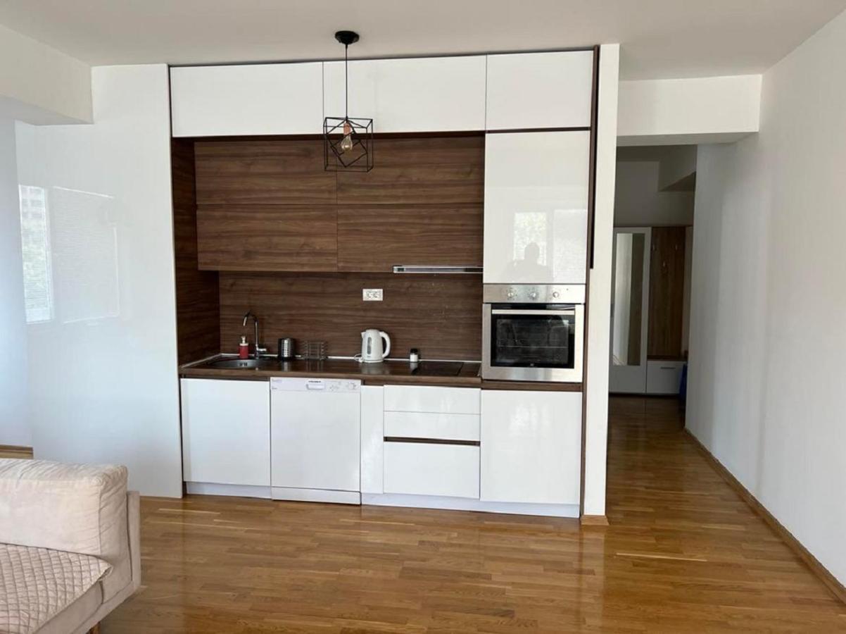 High-End Spacious Apartment Next To City Mall Skopje Buitenkant foto
