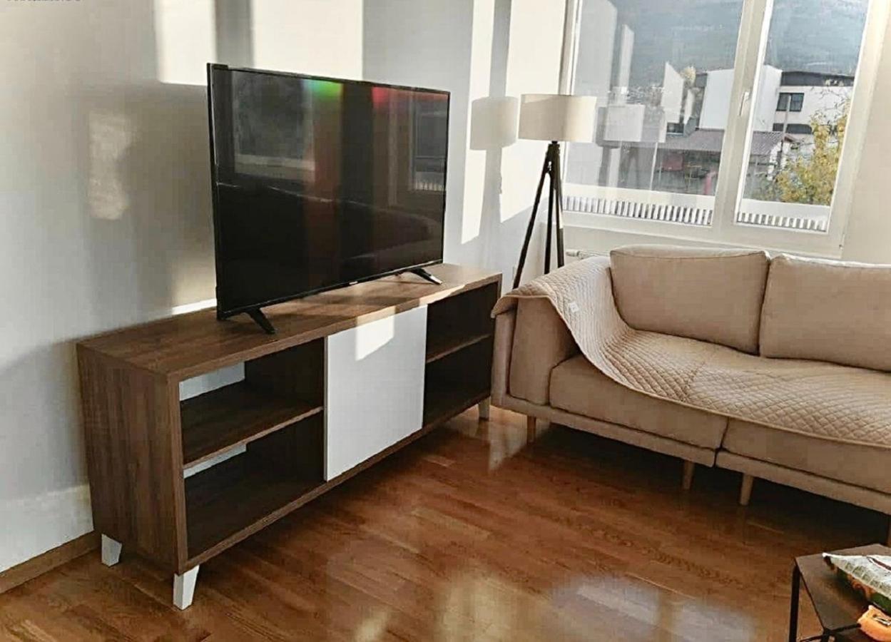 High-End Spacious Apartment Next To City Mall Skopje Buitenkant foto