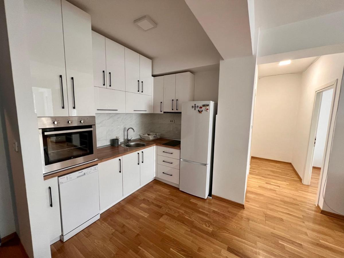 High-End Spacious Apartment Next To City Mall Skopje Buitenkant foto