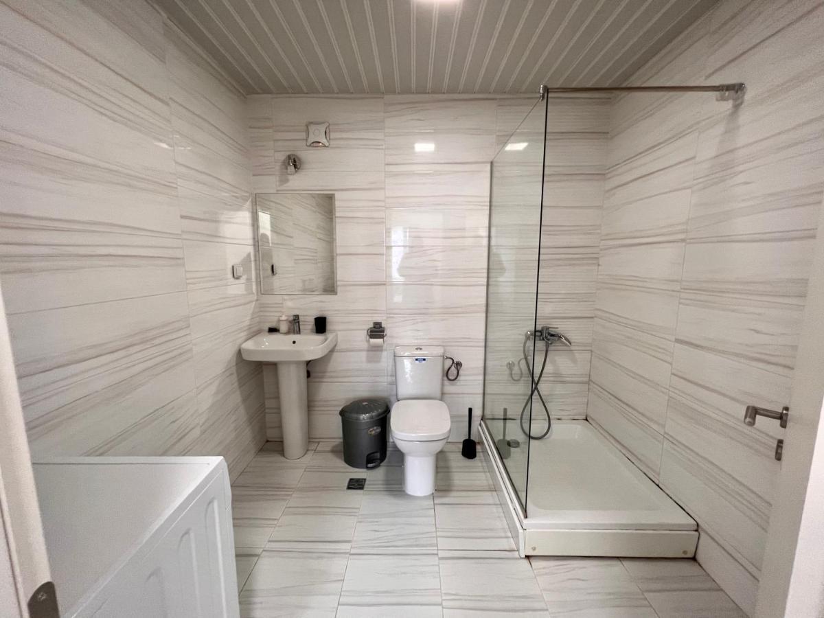 High-End Spacious Apartment Next To City Mall Skopje Buitenkant foto