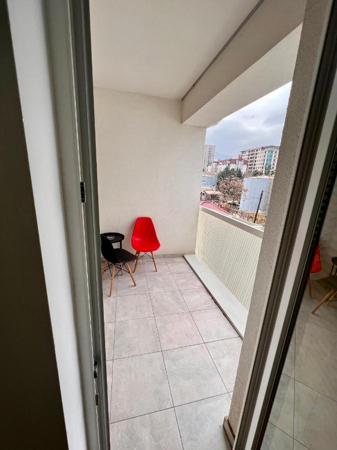 High-End Spacious Apartment Next To City Mall Skopje Buitenkant foto