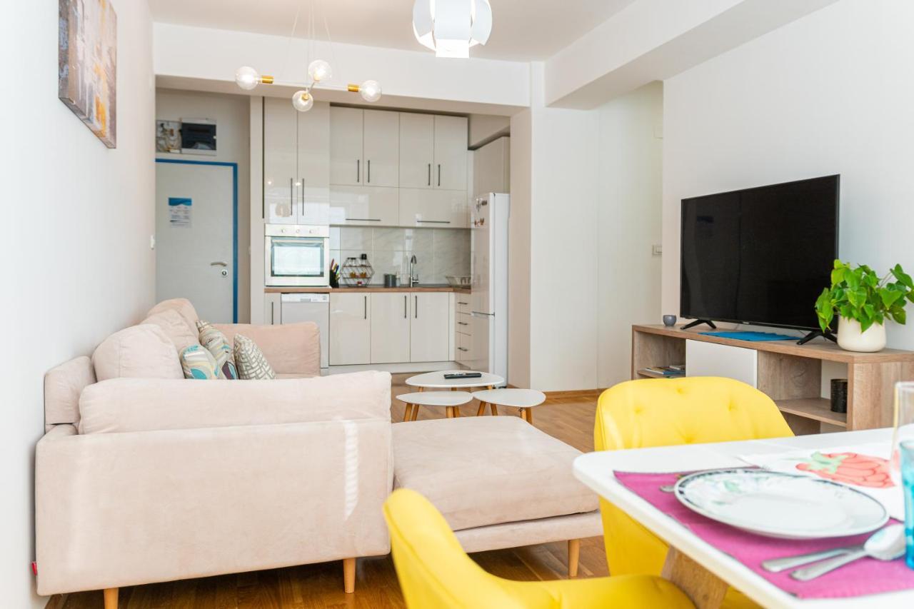 High-End Spacious Apartment Next To City Mall Skopje Buitenkant foto