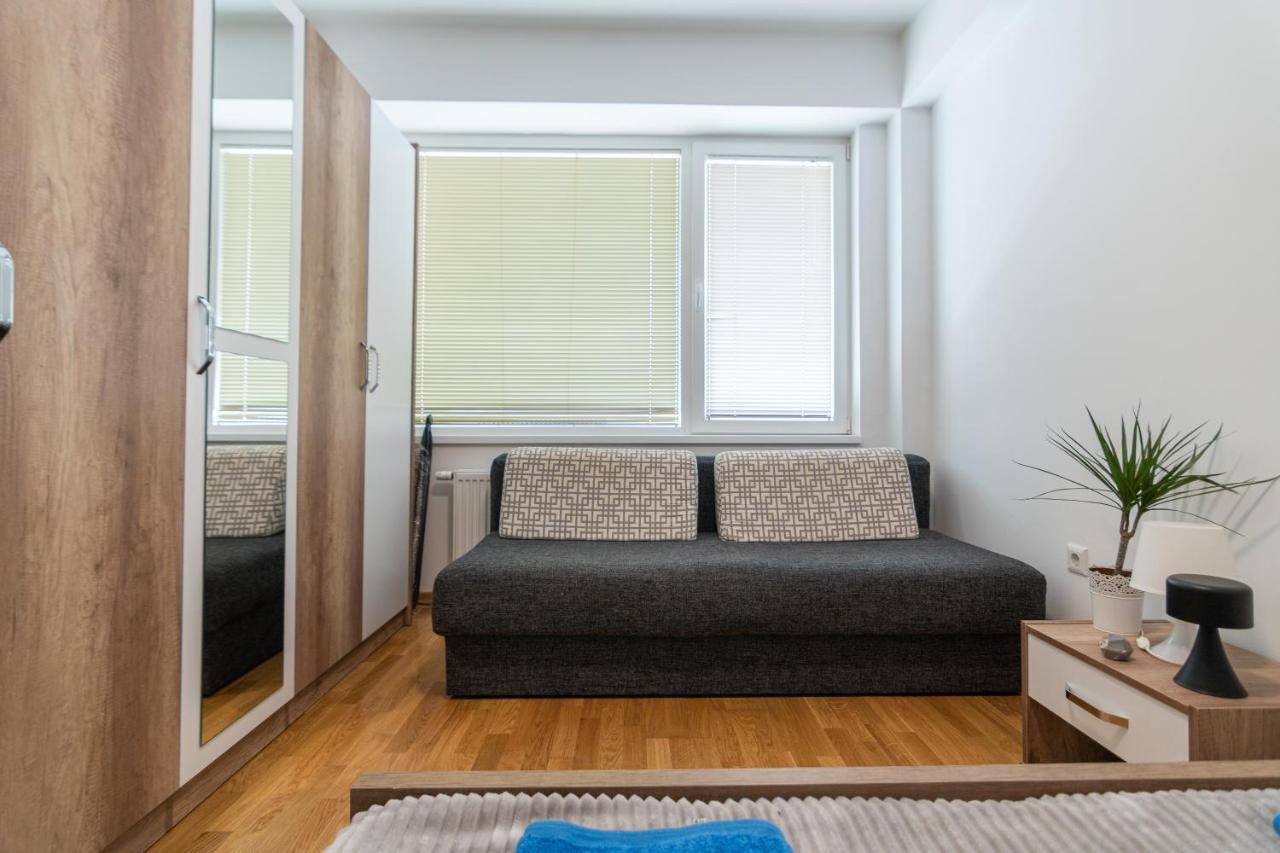 High-End Spacious Apartment Next To City Mall Skopje Buitenkant foto