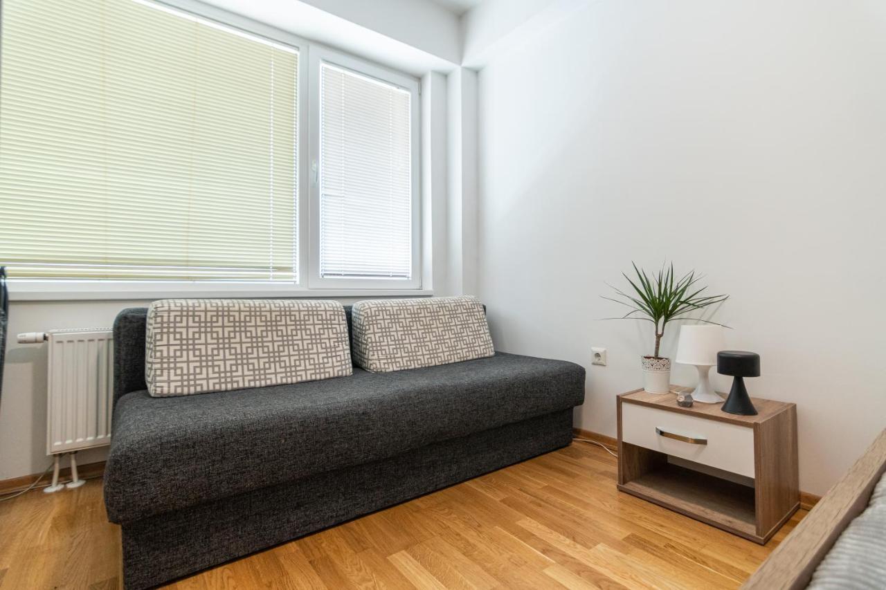 High-End Spacious Apartment Next To City Mall Skopje Buitenkant foto