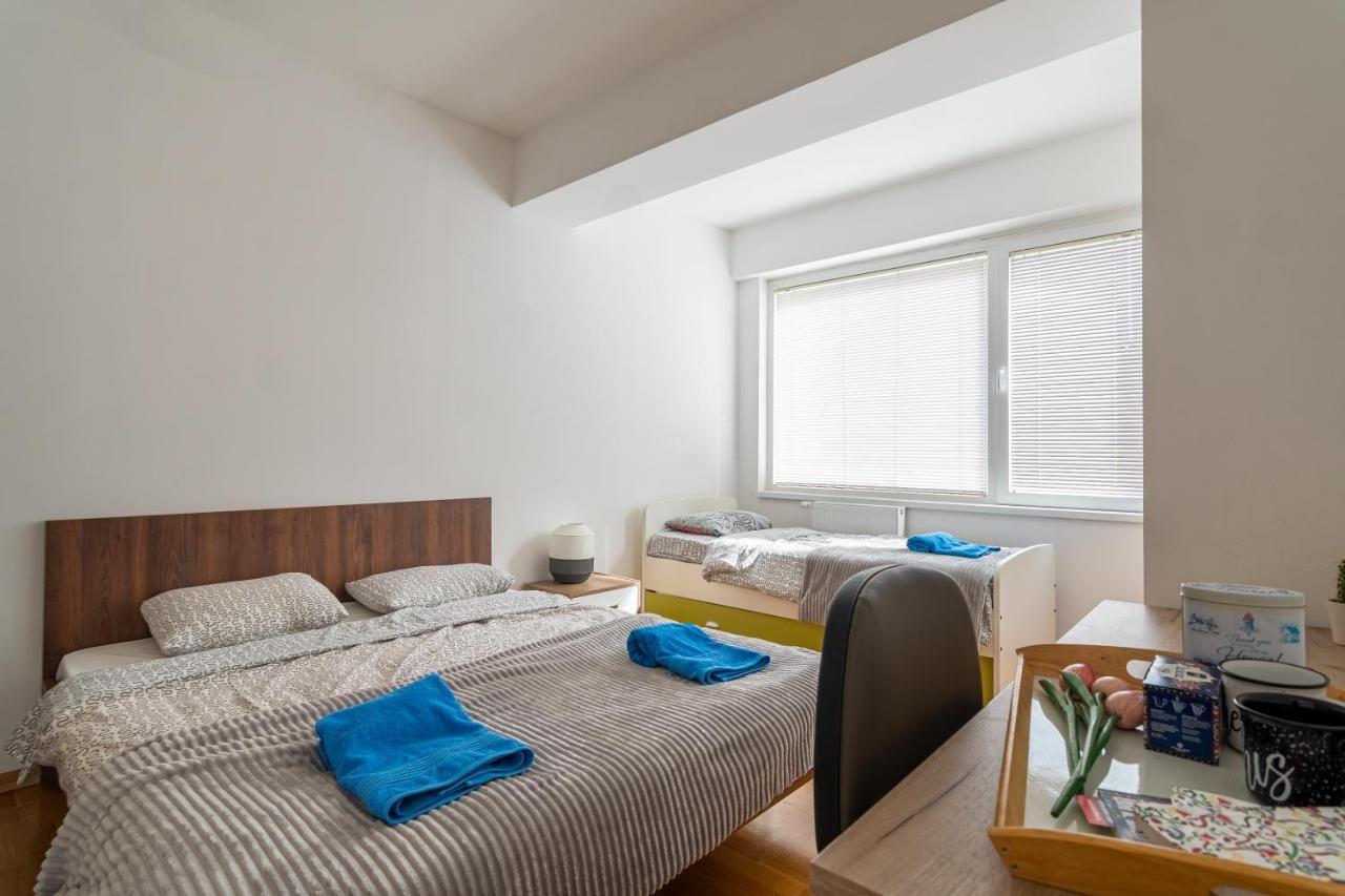 High-End Spacious Apartment Next To City Mall Skopje Buitenkant foto