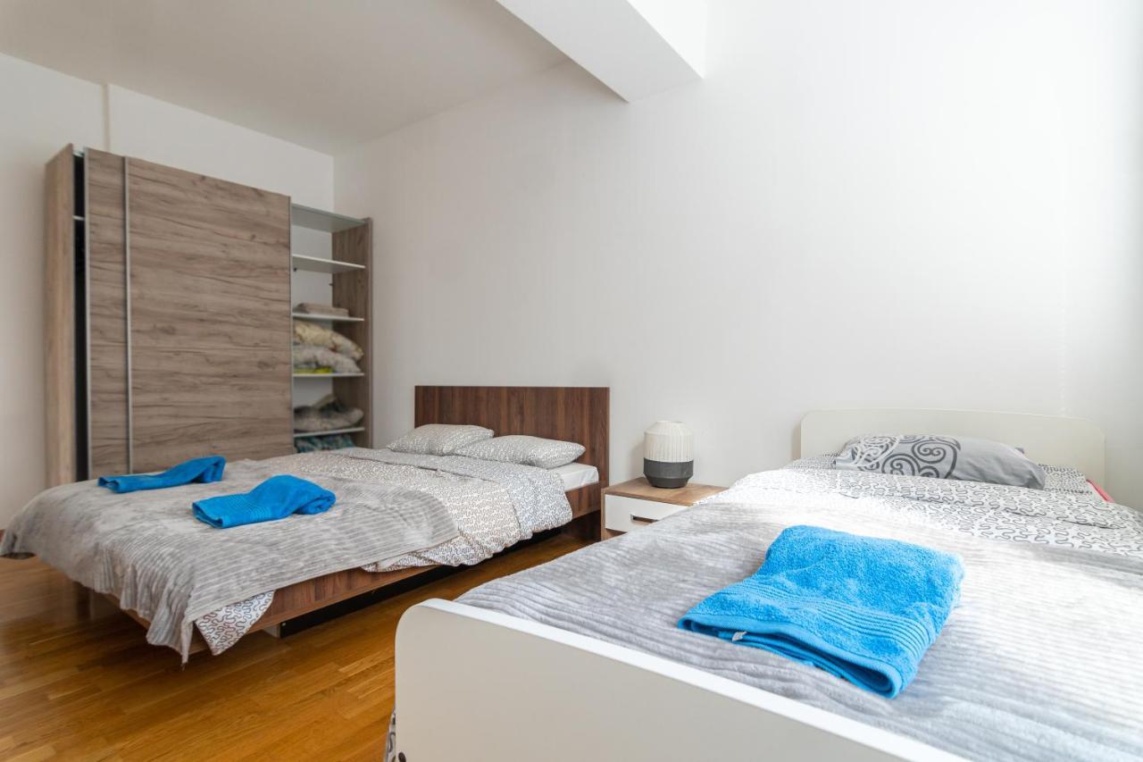 High-End Spacious Apartment Next To City Mall Skopje Buitenkant foto