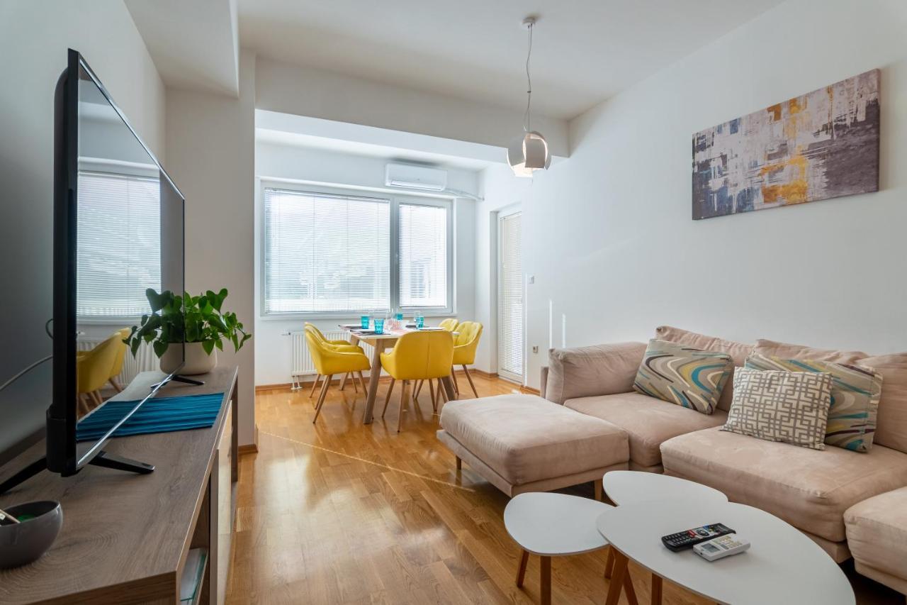 High-End Spacious Apartment Next To City Mall Skopje Buitenkant foto