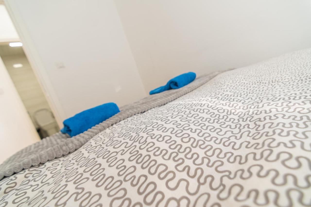 High-End Spacious Apartment Next To City Mall Skopje Buitenkant foto