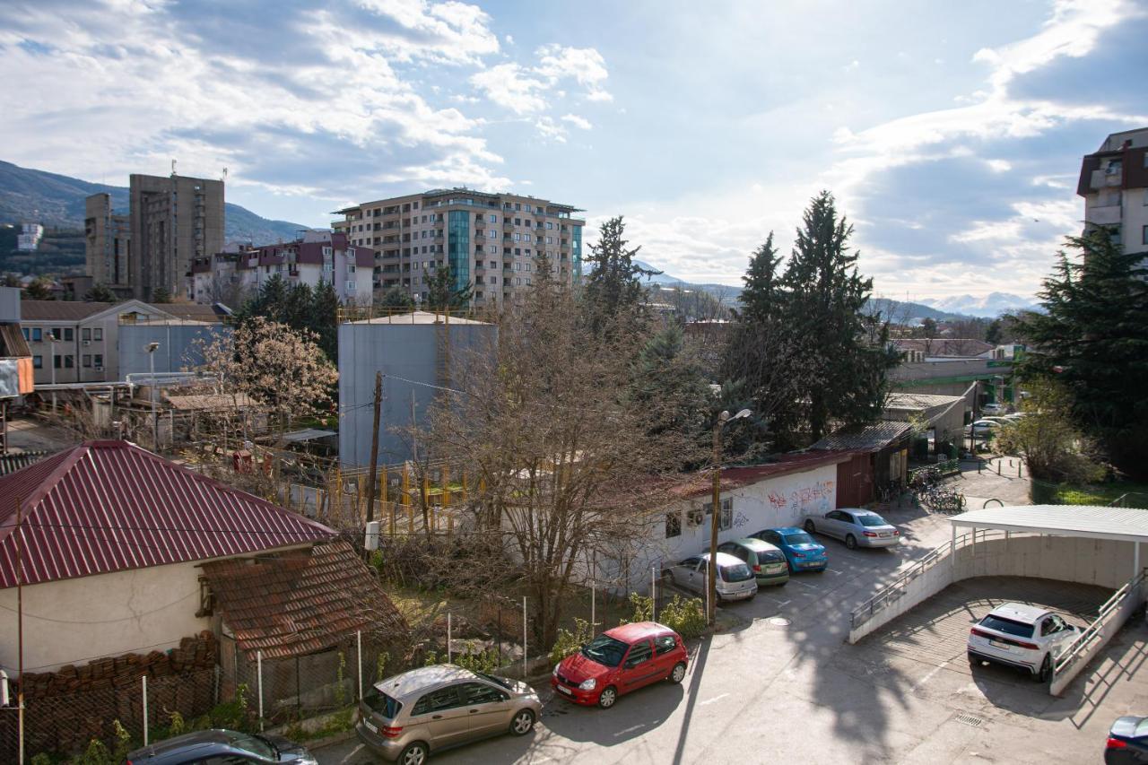 High-End Spacious Apartment Next To City Mall Skopje Buitenkant foto