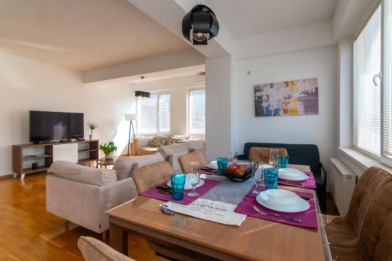 High-End Spacious Apartment Next To City Mall Skopje Buitenkant foto