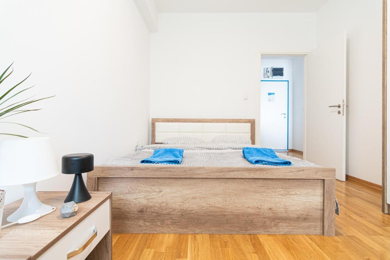 High-End Spacious Apartment Next To City Mall Skopje Buitenkant foto