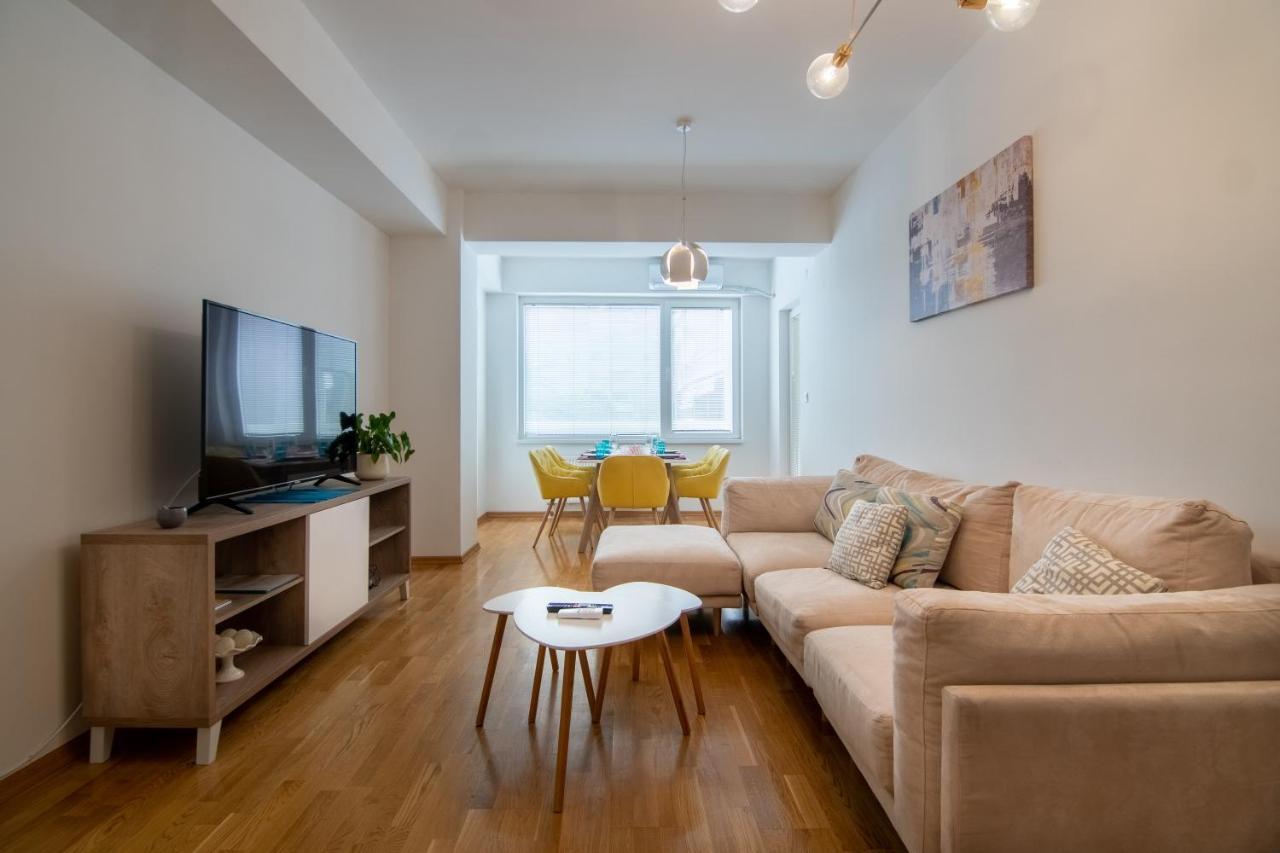 High-End Spacious Apartment Next To City Mall Skopje Buitenkant foto