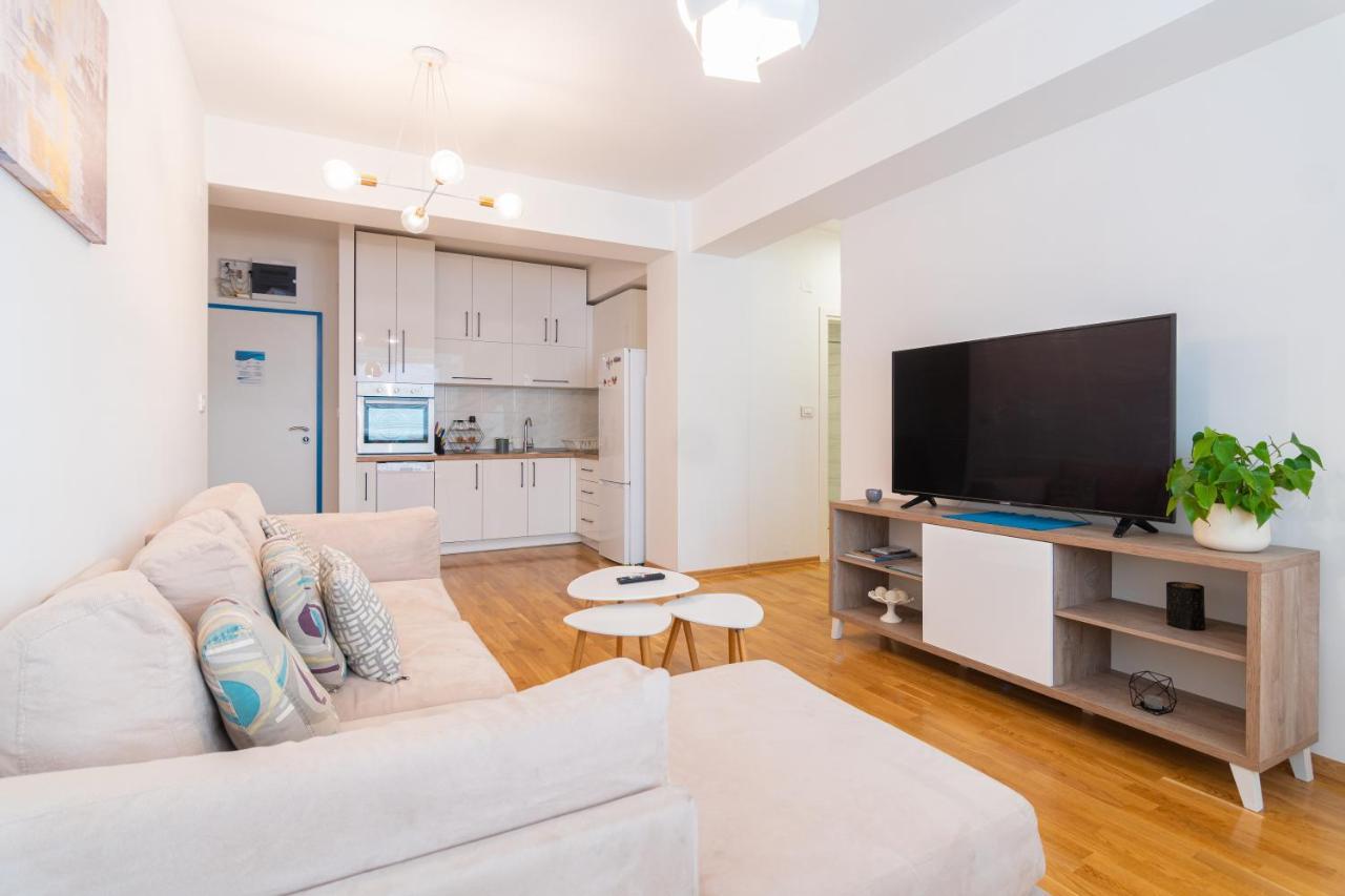 High-End Spacious Apartment Next To City Mall Skopje Buitenkant foto